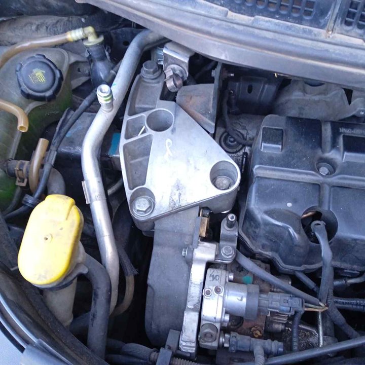 Turbo Scenic 2 19 Dci 120Cv 2004 Are Parts Still Available - y1m7oa8