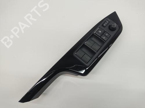 left-front-window-switch-toyota-c-hr-_x1_-2016-32528036 main image