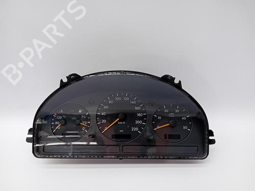 Cockpit MERCEDES-BENZ M-CLASS (W163) ML 270 CDI (163.113) (163 hp) 18472472