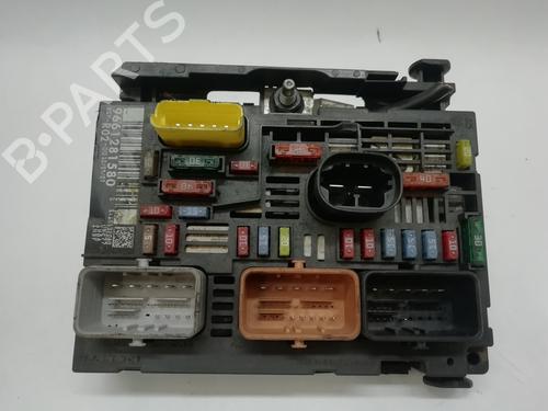 Used Fuse box PEUGEOT 407 (6D_) 2.2 16V (6D3FYH, 6D3FYE) (163 hp) 11281907