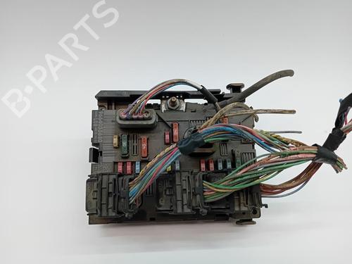 Used Fuse box Fuse box 37490826 37490826