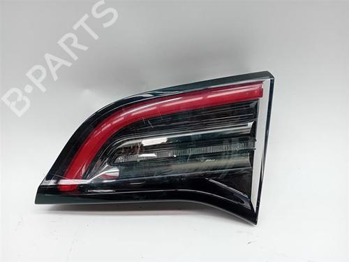 Used Right tailgate light Right tailgate light TESLA MODEL Y (5YJY) Long Range All-wheel Drive (514 hp) 37247196 37247196