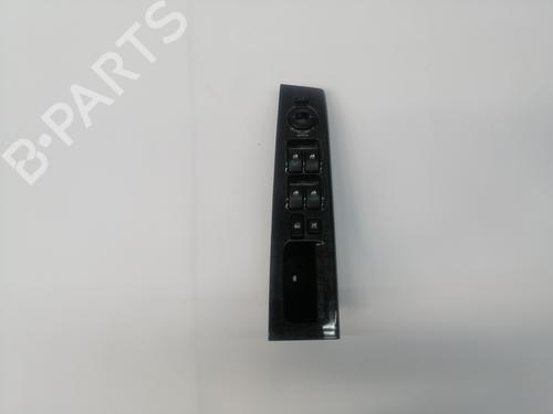 Used Left front window switch KIA SORENTO I (JC) [2002-2011]  29393696