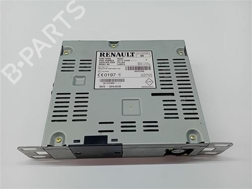 Used Radio Radio RENAULT MEGANE IV Hatchback (B9A/M/N_) 1.6 TCe 205 (B9MV) (205 hp) 40517558 40517558