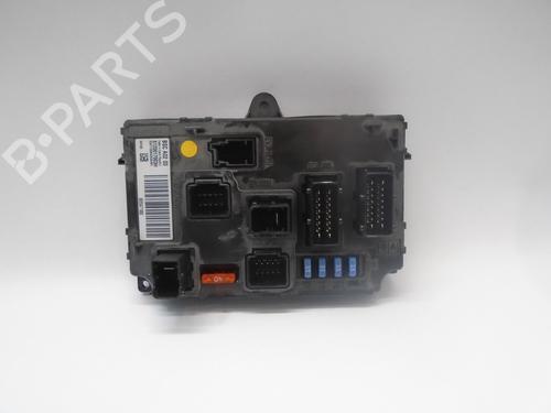 Used Fuse box PEUGEOT 407 (6D_) 2.0 (6DRFNB, 6DRFNE) (136 hp) 8402649