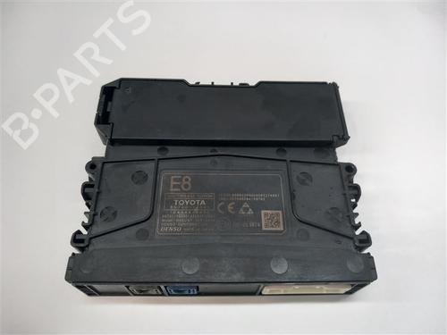 Used Electronic module Electronic module TOYOTA COROLLA Saloon (_E21_) 1.6 VVTi (ZRE210) (122 hp) 16564505 16564505