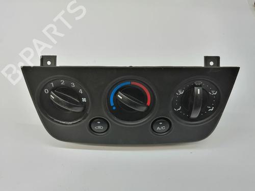 Used Climate control FORD FIESTA V (JH_, JD_) 1.3 (69 hp) 29861653