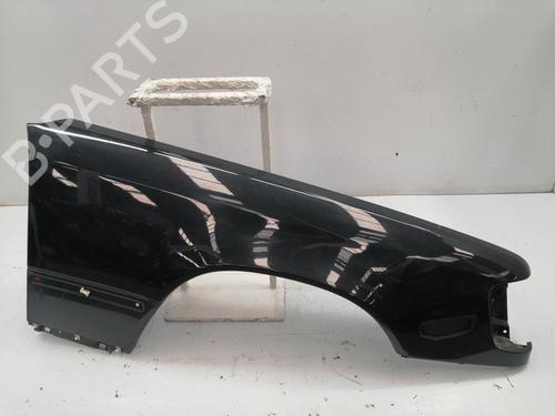 Used Right front fenders MERCEDES-BENZ 124 Saloon (W124) 300 E (124.030) (180 hp) 30548583