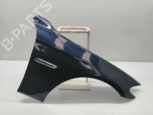 Used Right front fenders BMW 5 Touring (F11) 520 d (190 hp) 30792296