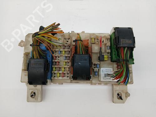 Used Fuse box Fuse box 38253072 38253072