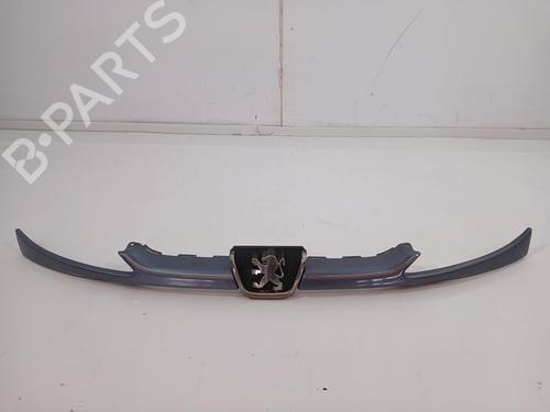 Used Grille Grille 38708370 38708370