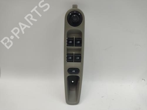 Used Left front window switch RENAULT ZOE (BFM_) [2012-2025]  29246781