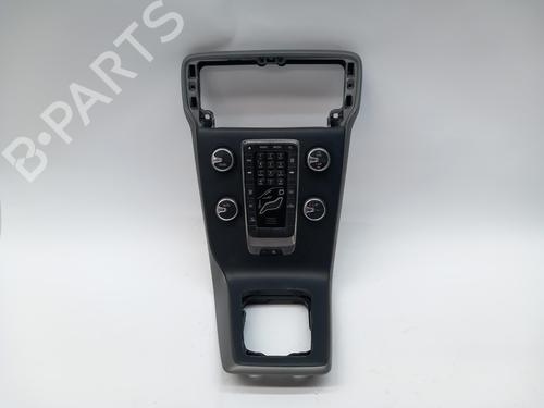 Used Switch VOLVO V40 Hatchback (525) [2012-2019]  29242486