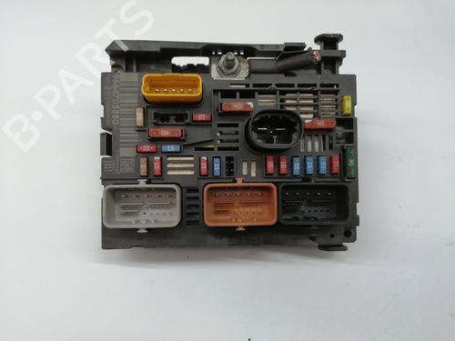 Caixa de fusíveis CITROËN C4 Grand Picasso I (UA_) 2.0 i 16V (140 hp) 30533279