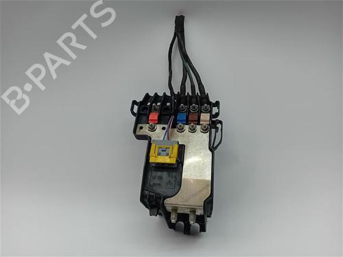 Used Fuse box Fuse box PEUGEOT 308 I (4A_, 4C_) 1.6 HDi (109 hp) 39571919 39571919