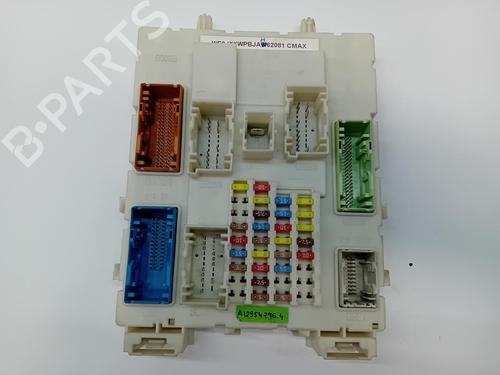 Used Fuse box Fuse box 37032669 37032669