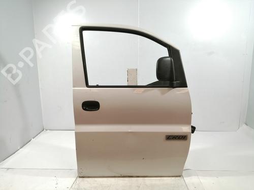 Used Right front door HYUNDAI H-1 / STAREX Bus (A1) 2.5 CRDi (140 hp) 13488897