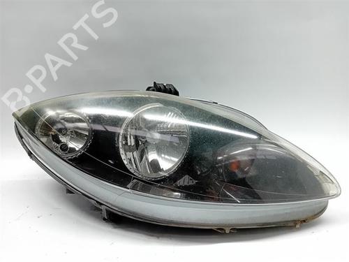 Used Right headlight Right headlight SEAT TOLEDO III (5P2) 1.9 TDI (105 hp) 37429461 37429461