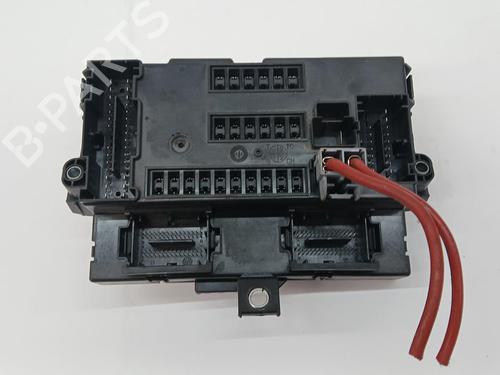 Used Fuse box Fuse box 37032573 37032573