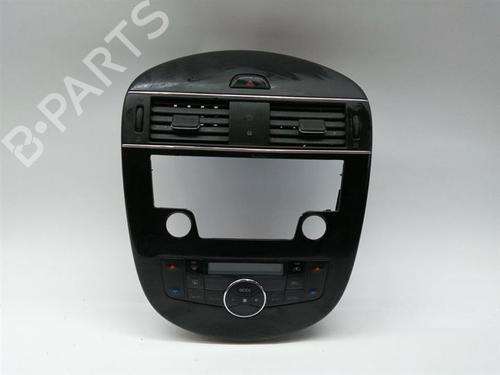climate-control-nissan-pulsar-hatchback-c13-2014-31176118 main image