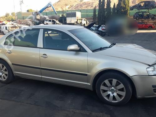 Left mirror SKODA SUPERB I (3U4) 1.9 TDI | BP17717880C26 