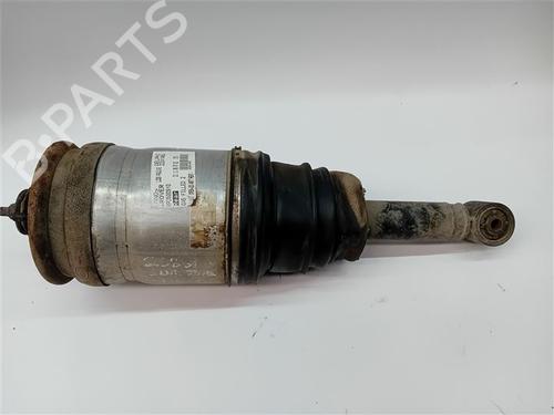 Used Right rear shock absorber Right rear shock absorber LAND ROVER RANGE ROVER SPORT I (L320) 2.7 D 4x4 (190 hp) 40066162 40066162