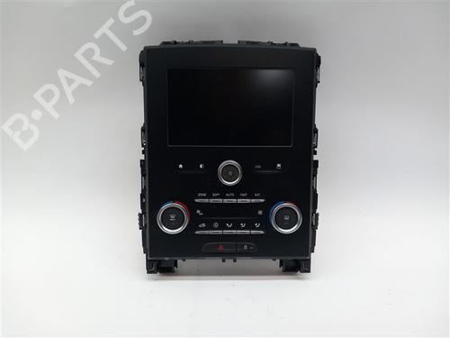 display-monitor-renault-megane-iv-hatchback-b9amn_-2015-26431942 main image