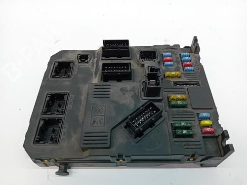 Used Fuse box Fuse box 37247547 37247547