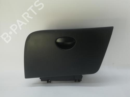 Used Glove box SEAT LEON (1P1) 1.6 TDI (105 hp) 16295151