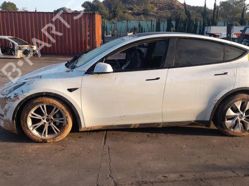 Left taillight TESLA MODEL Y (5YJY)  | BP30177420C34 