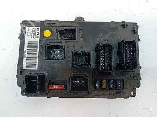 Used Fuse box Fuse box 36781548 36781548