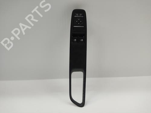 Used Left front window switch RENAULT CLIO IV (BH_) [2012-2021]  22697014