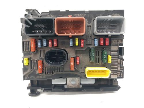 Used Fuse box Fuse box 37195324 37195324