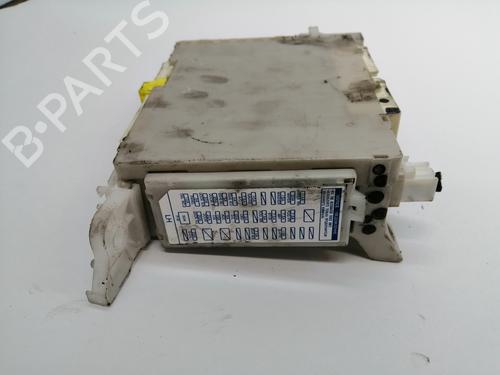 Used Fuse box TOYOTA YARIS (_P13_) 1.0 (KSP130_, KSP130) (69 hp) 9840582