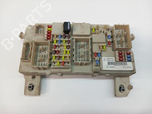 Used Fuse box FORD KUGA I 2.5 4x4 (200 hp) 32528028