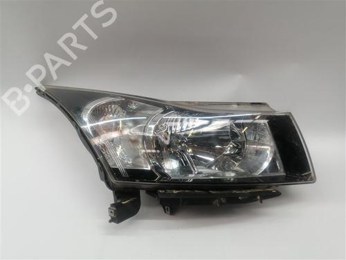Used Right headlight Right headlight CHEVROLET CRUZE (J300) 2.0 CDI (150 hp) 21165693 21165693
