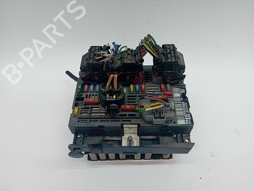 Used Fuse box Fuse box 36781545 36781545