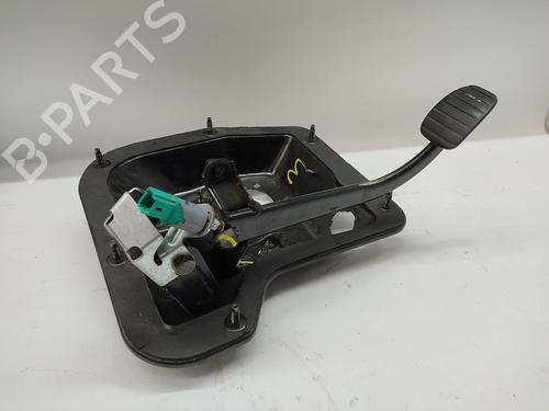 Used Clutch pedal RENAULT TRAFIC II Bus (JL) 1.9 dCI 100 (JL0C, JL0K) (101 hp) 29335199