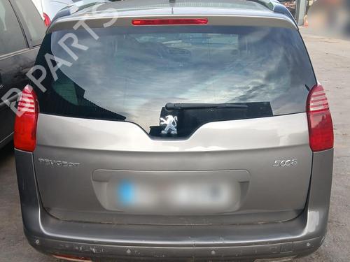 Brugte PEUGEOT 5008 (0U_, 0E_) 1.6 HDi (110 hp) 4431022