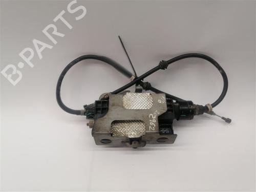 electric-handbrake-mercedes-benz-v-class-w447-2014-28676991 main image