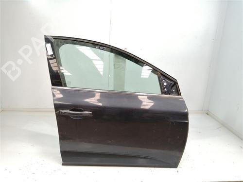 right-front-door-renault-megane-iv-hatchback-b9amn_-2015-27572943 main image