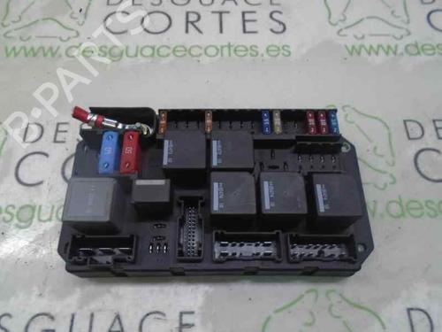Used Fuse box LAND ROVER RANGE ROVER III (L322) 3.0 D 4x4 (177 hp) 5523284
