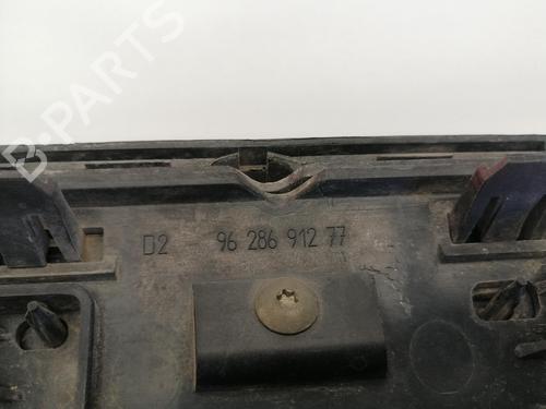 Grill PEUGEOT 206 Hatchback (2A/C) 1.4 HDi eco 70 | BP28326175C40 