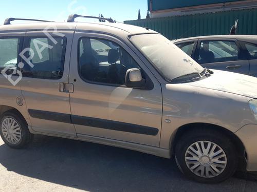 Right headlight CITROËN BERLINGO / BERLINGO FIRST MPV (MF_, GJK_, GFK_) 1.9 D (MFWJZ) | BP29375953C29 