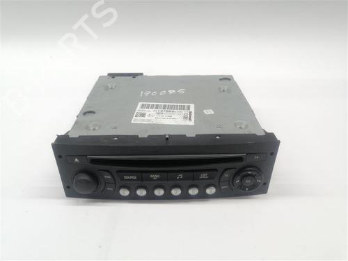 Used Radio Radio PEUGEOT 3008 I MPV (0U_) 1.2 (131 hp) 21185348 21185348