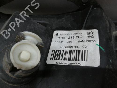 Right headlight PEUGEOT 407 (6D_) 1.8 (6D6FZB) | BP29272817C29 