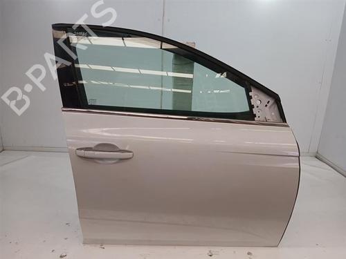right-front-door-renault-megane-iv-hatchback-b9amn_-2015-38541107 main image