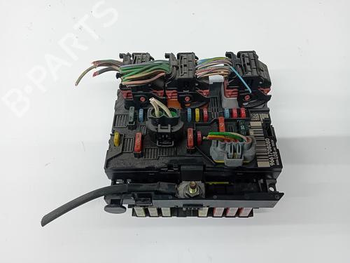 Used Fuse box Fuse box 37247591 37247591