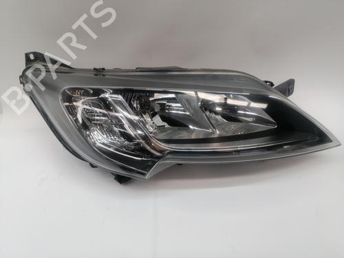 Used Right headlight PEUGEOT BOXER Bus 2.2 BlueHDi 120 (120 hp) 28411920