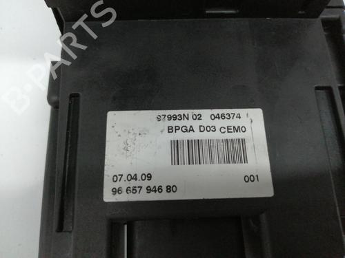 Fuse box CITROËN C4 Picasso I MPV (UD_) 2.0 HDi 138 | BP29393728E1 